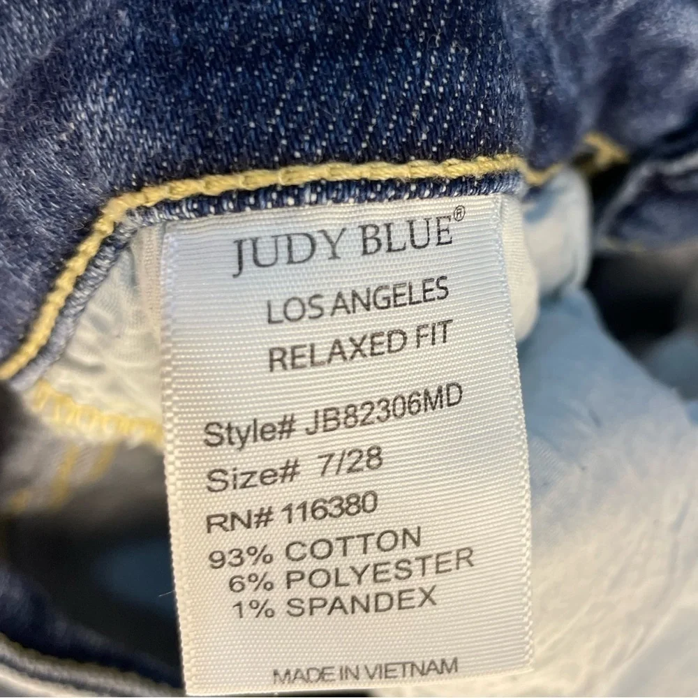 Judy Blue Relaxed Fit Distressed Jeans Size 7/ 28